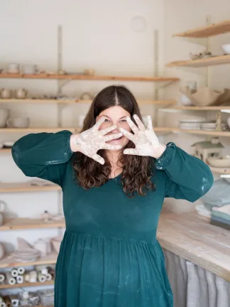 Kädet savessa ystävän kanssa 14.2. Klo 13-16