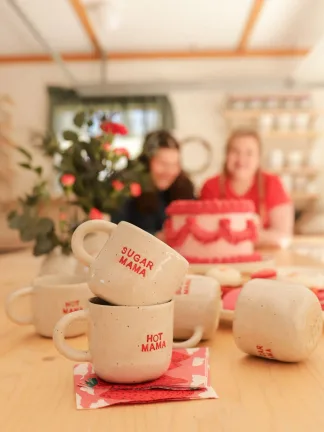 HOT MAMA & SUGAR MAMA - mukit